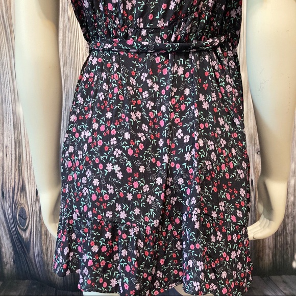 Lovers & Friends Wrap Top - Picture 10 of 12